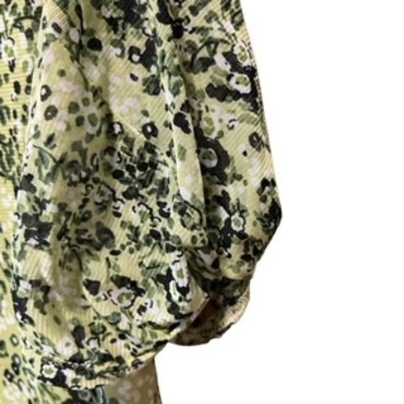 Skye's the Limit Cute Green Summer Top - Picture 4 of 6